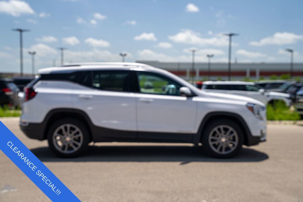 Used 2022 GMC Terrain SLT image 8