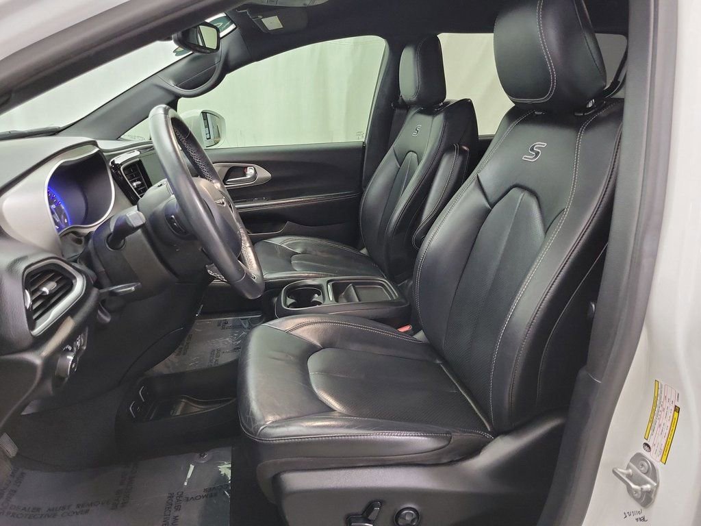 Used 2020 Chrysler Pacifica Touring-L w/ Advanced Safetytec Group image 8