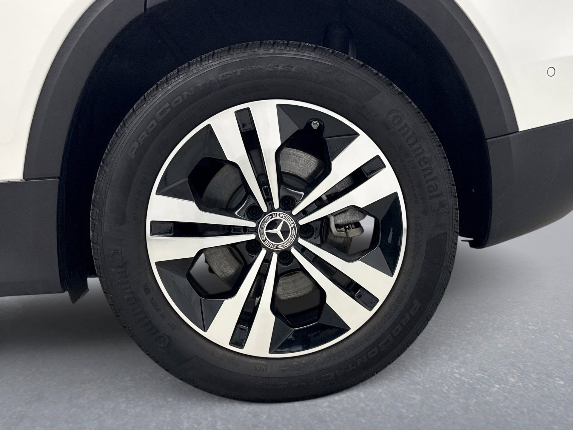 Used 2025 Mercedes-Benz GLB 250 GLB 250 4WD image 24