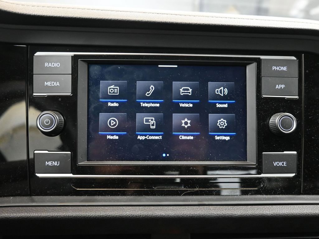 Used 2023 Volkswagen Jetta SE w/ Black Wheel Package image 31