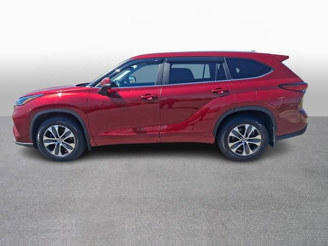 Used 2023 Toyota Highlander XLE image 7