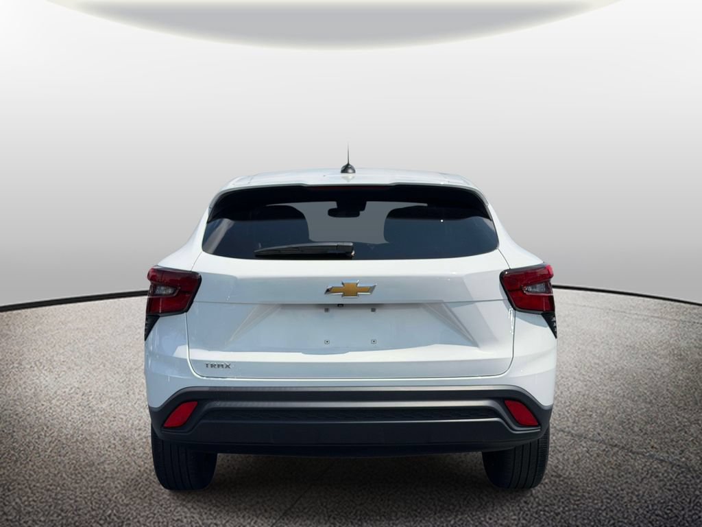 Used 2024 Chevrolet Trax LS FWD image 3