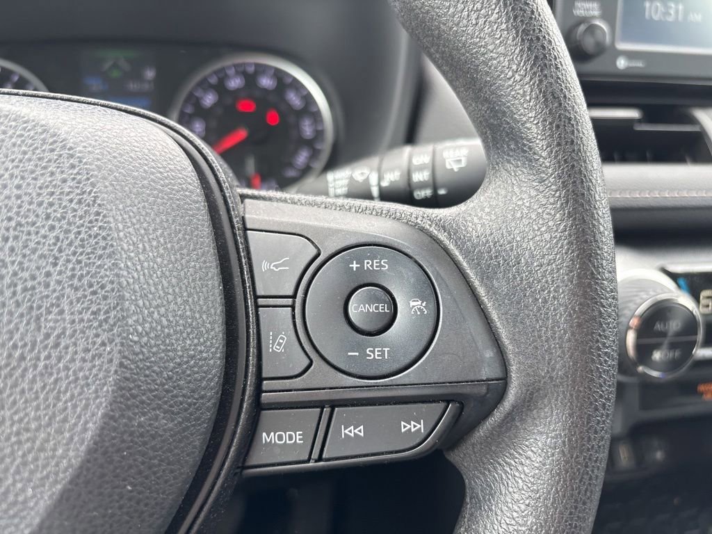 Used 2022 Toyota RAV4 XLE FWD image 13