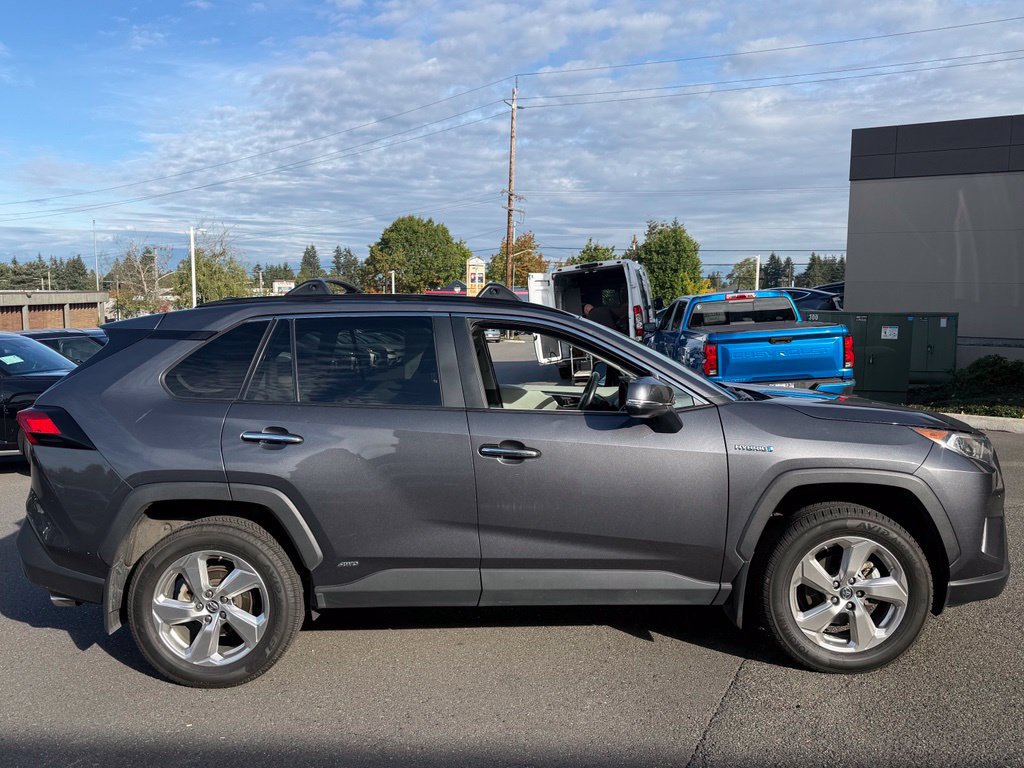 Used 2019 Toyota RAV4 Limited AWD/4WD image 5