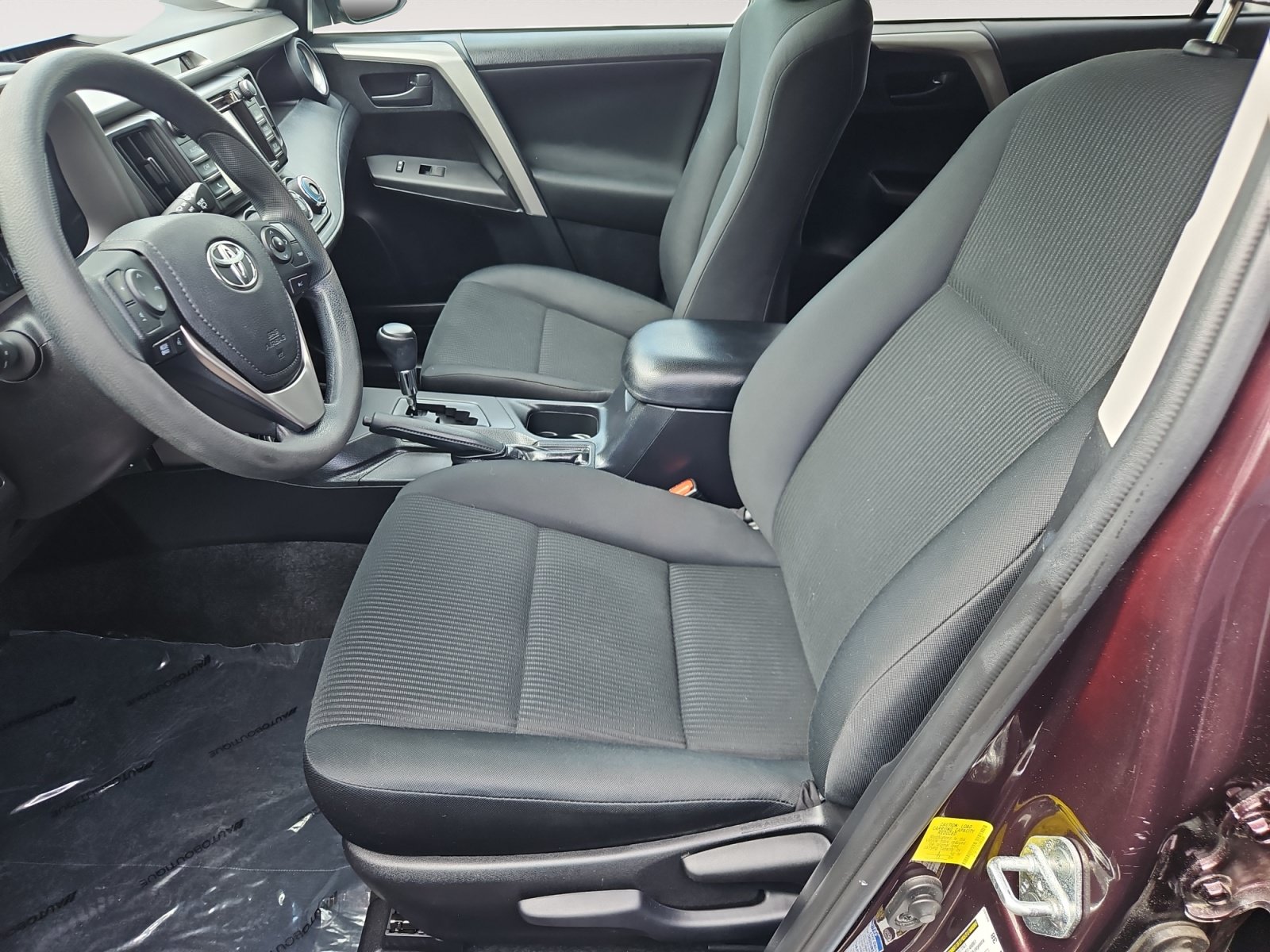 Used 2017 Toyota RAV4 LE w/ Carpet Mat Package AWD/4WD image 7