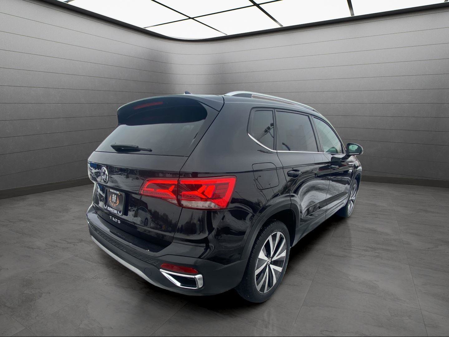 Used 2024 Volkswagen Taos SE image 5