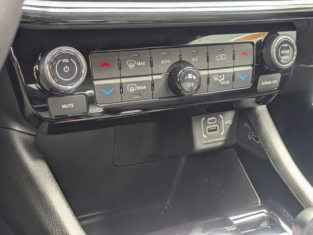 New 2025 Jeep Compass Limited w/ Sun & Sound Group image 16