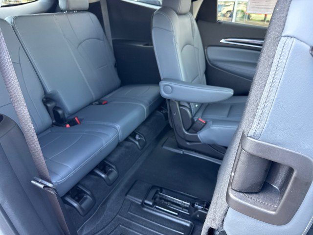 Used 2020 Buick Enclave Essence w/ Sport Touring Edition FWD image 34