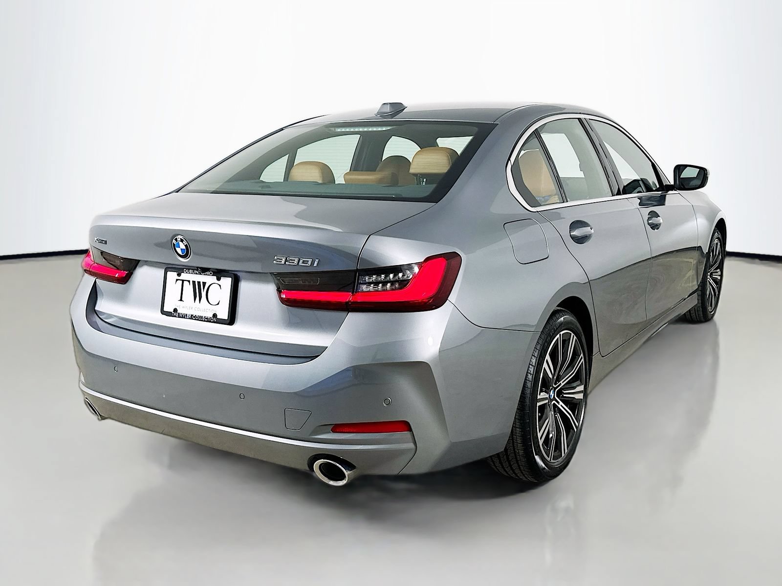 Used 2025 BMW 330i xDrive Sedan AWD/4WD image 5