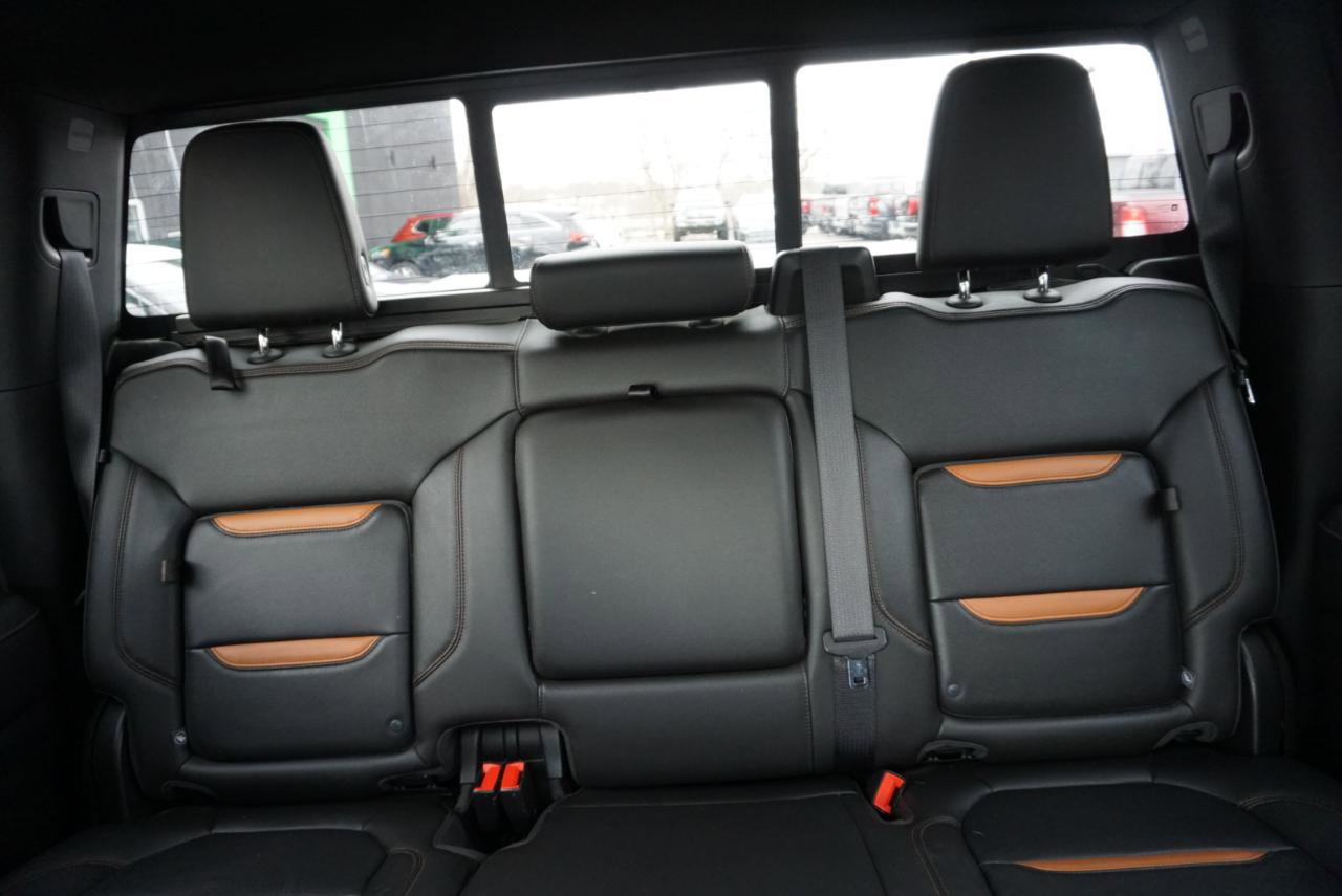 Used 2020 GMC Sierra 2500 AT4 w/ AT4 Premium Package image 21