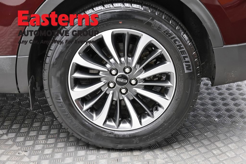 Used 2022 Lincoln Nautilus FWD w/ Premium Package image 8