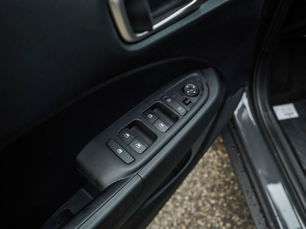 New 2025 Hyundai Venue SEL image 18