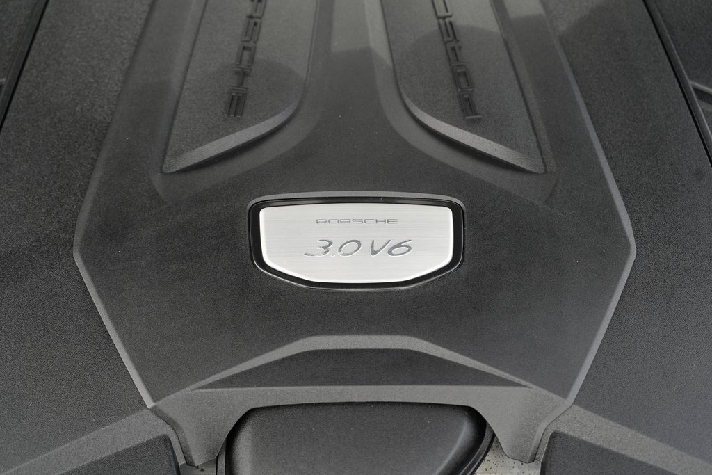 Used 2020 Porsche Cayenne image 17