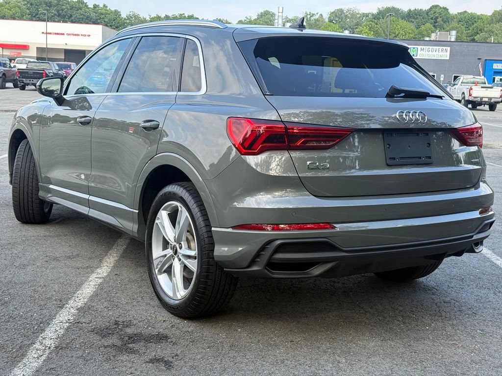 Used 2023 Audi Q3 2.0T Premium w/ Convenience Package AWD/4WD image 4