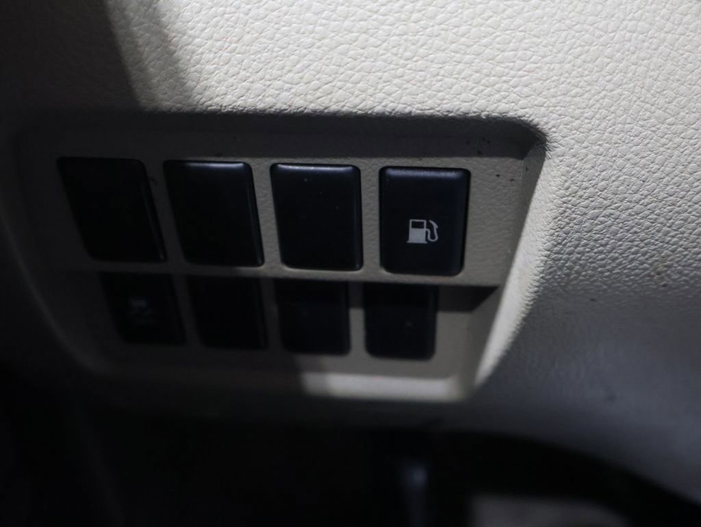 Used 2013 Nissan Murano S image 30