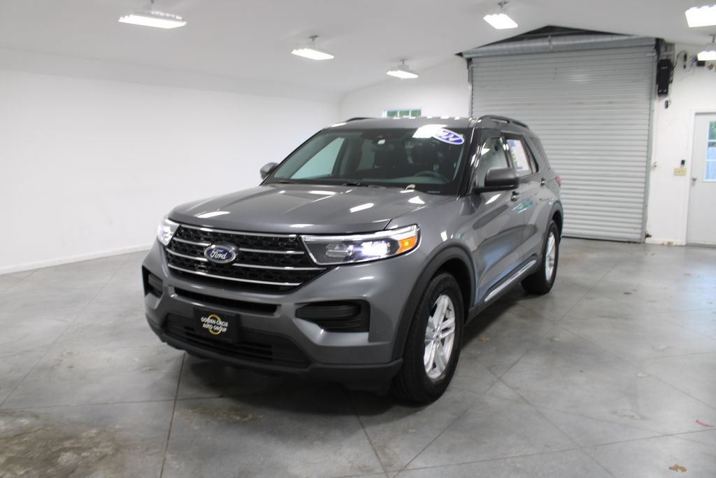 Used 2024 Ford Explorer XLT RWD image 4