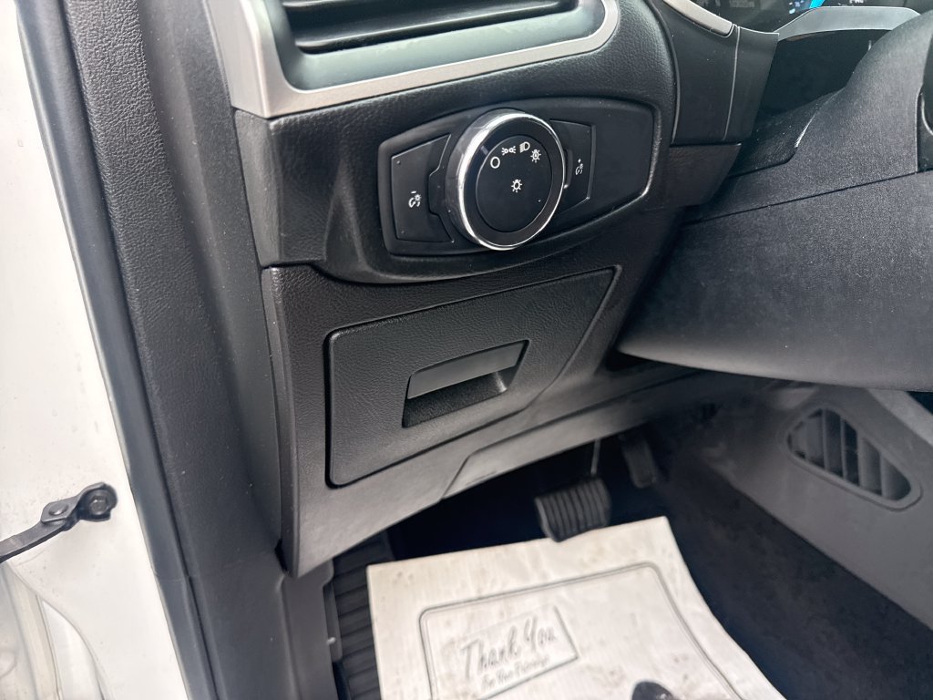 Used 2015 Ford Edge SEL FWD image 25