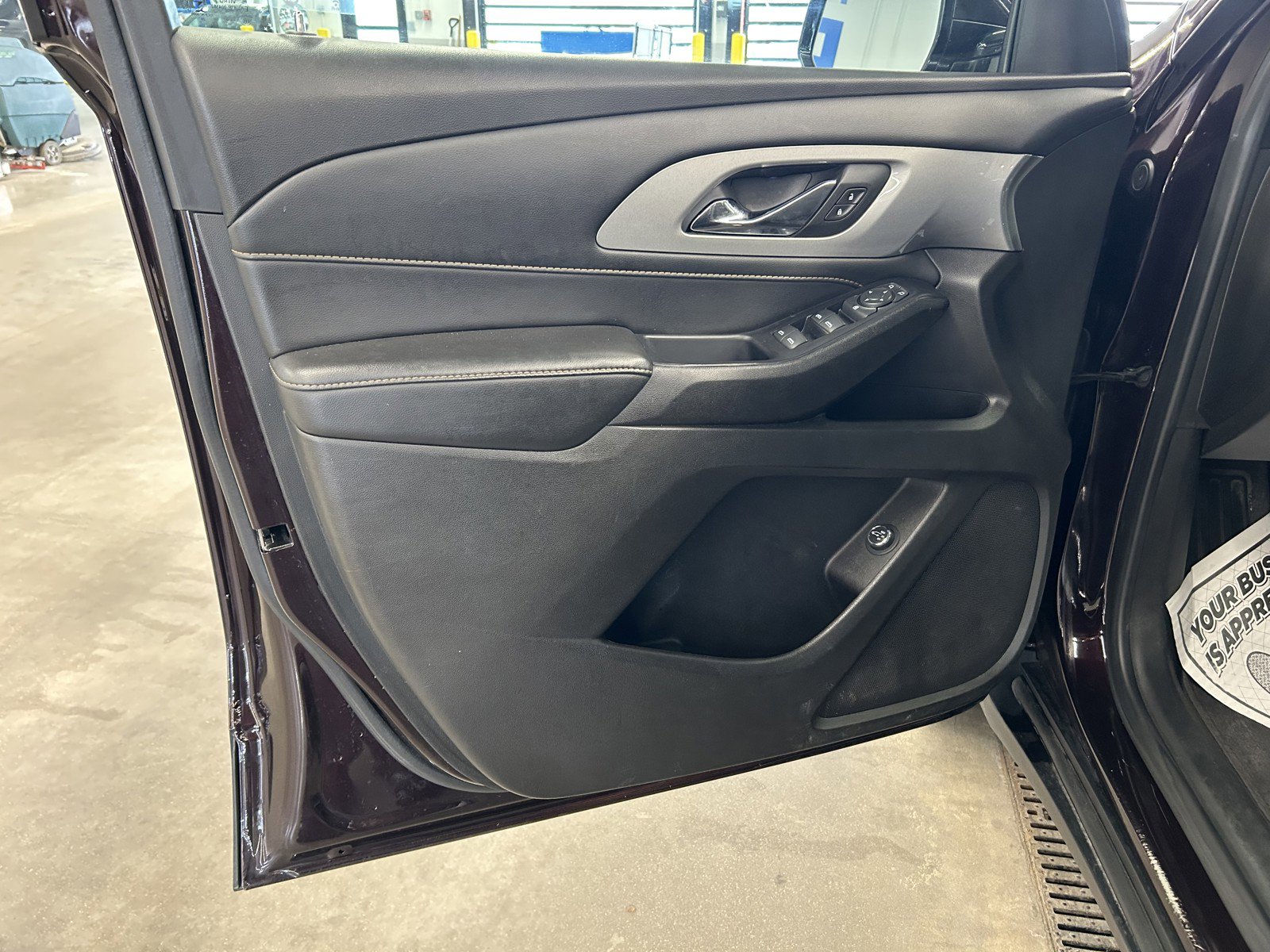 Used 2020 Chevrolet Traverse LT image 11