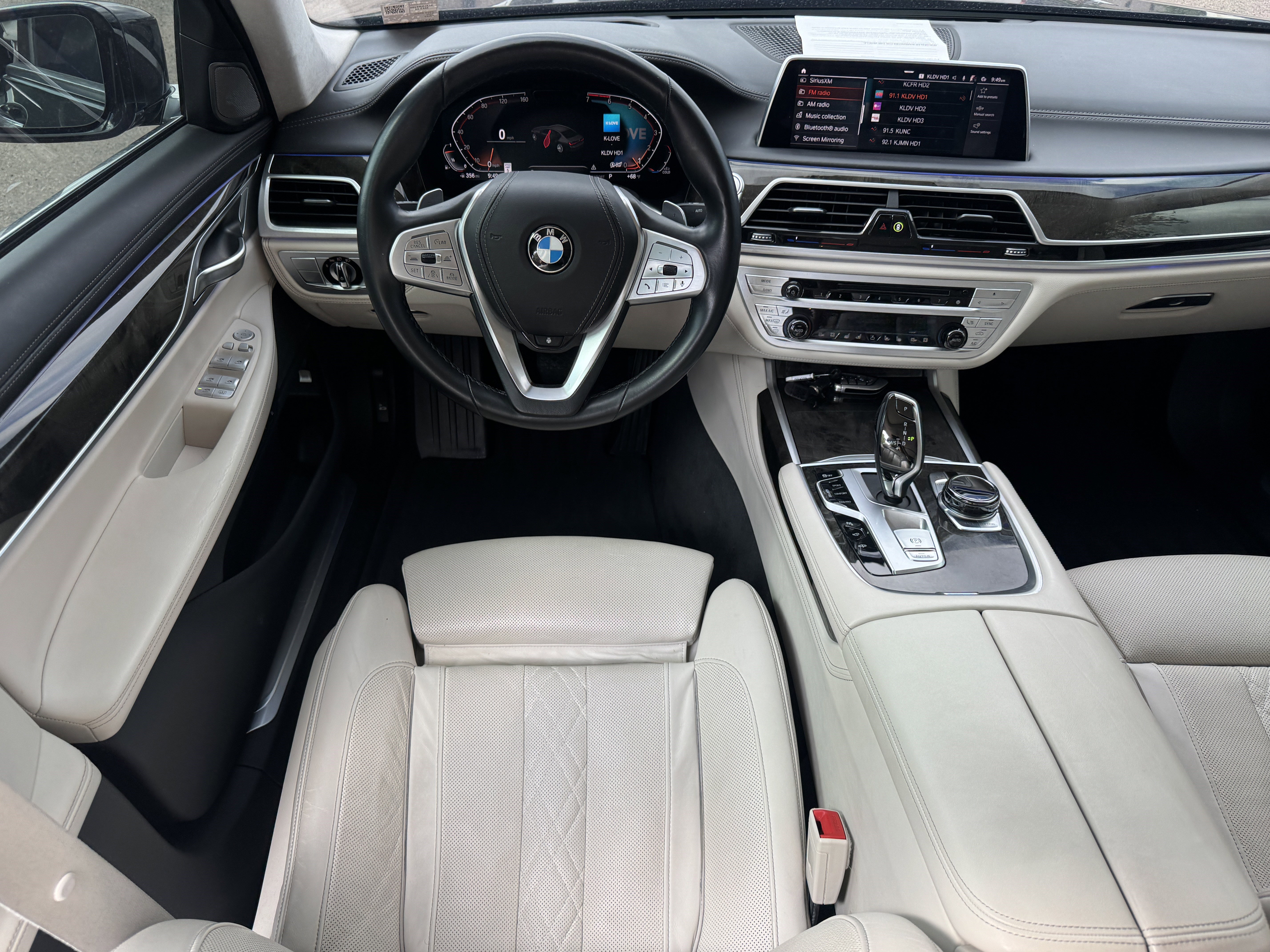 Used 2020 BMW 750i xDrive w/ Executive Package AWD/4WD image 25