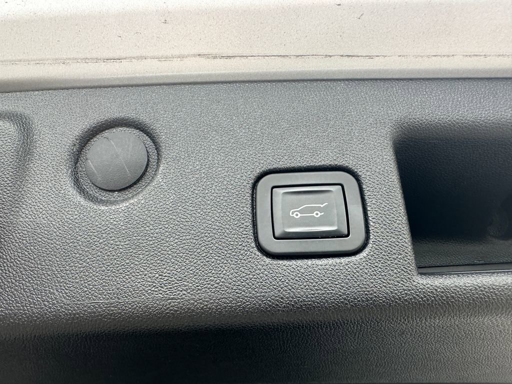 Used 2019 Chevrolet Equinox LT AWD/4WD image 17
