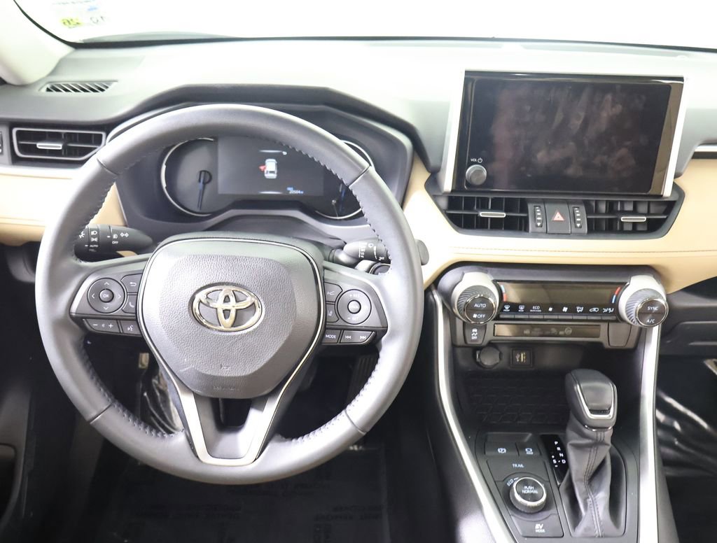 Used 2024 Toyota RAV4 XLE Premium image 8