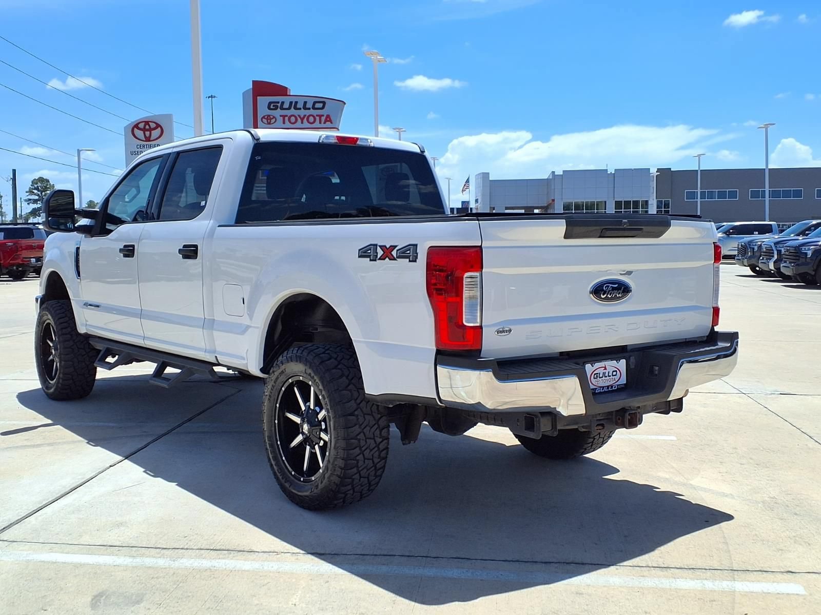 Used 2019 Ford F250 XLT AWD/4WD image 2