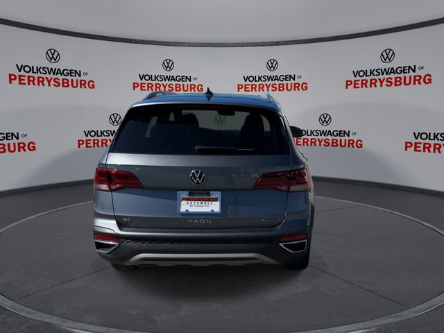 Used 2024 Volkswagen Taos SE w/ Panoramic Sunroof Package AWD/4WD image 7