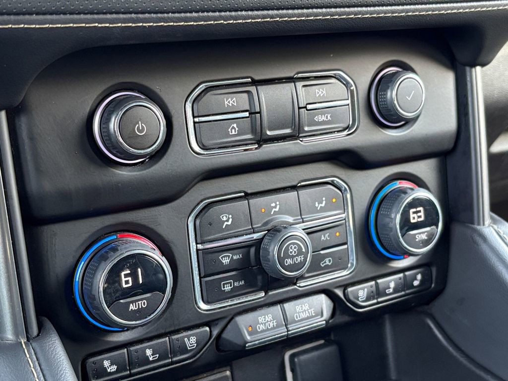 Used 2023 Chevrolet Suburban Premier image 31