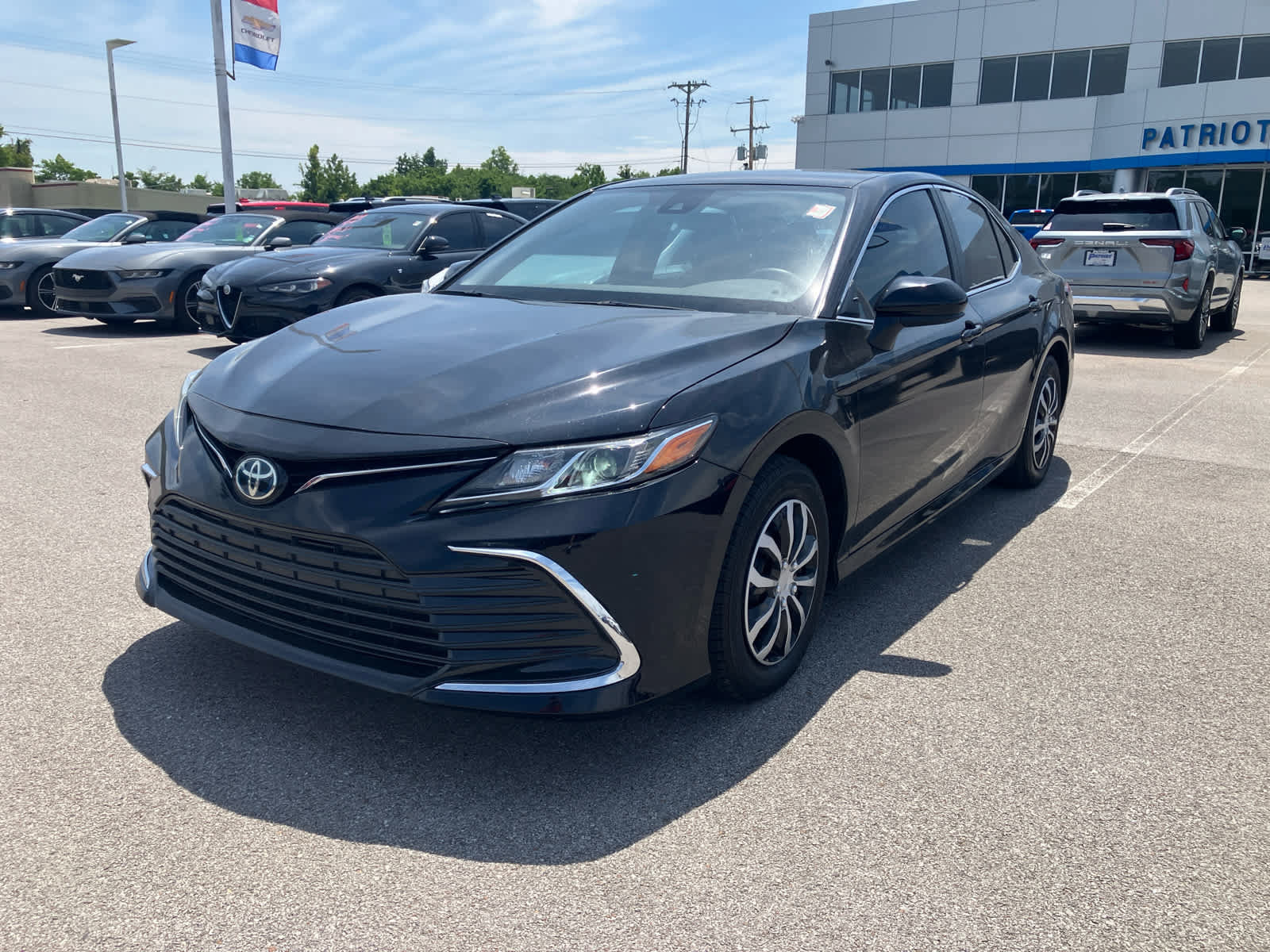 Used 2024 Toyota Camry LE FWD image 3