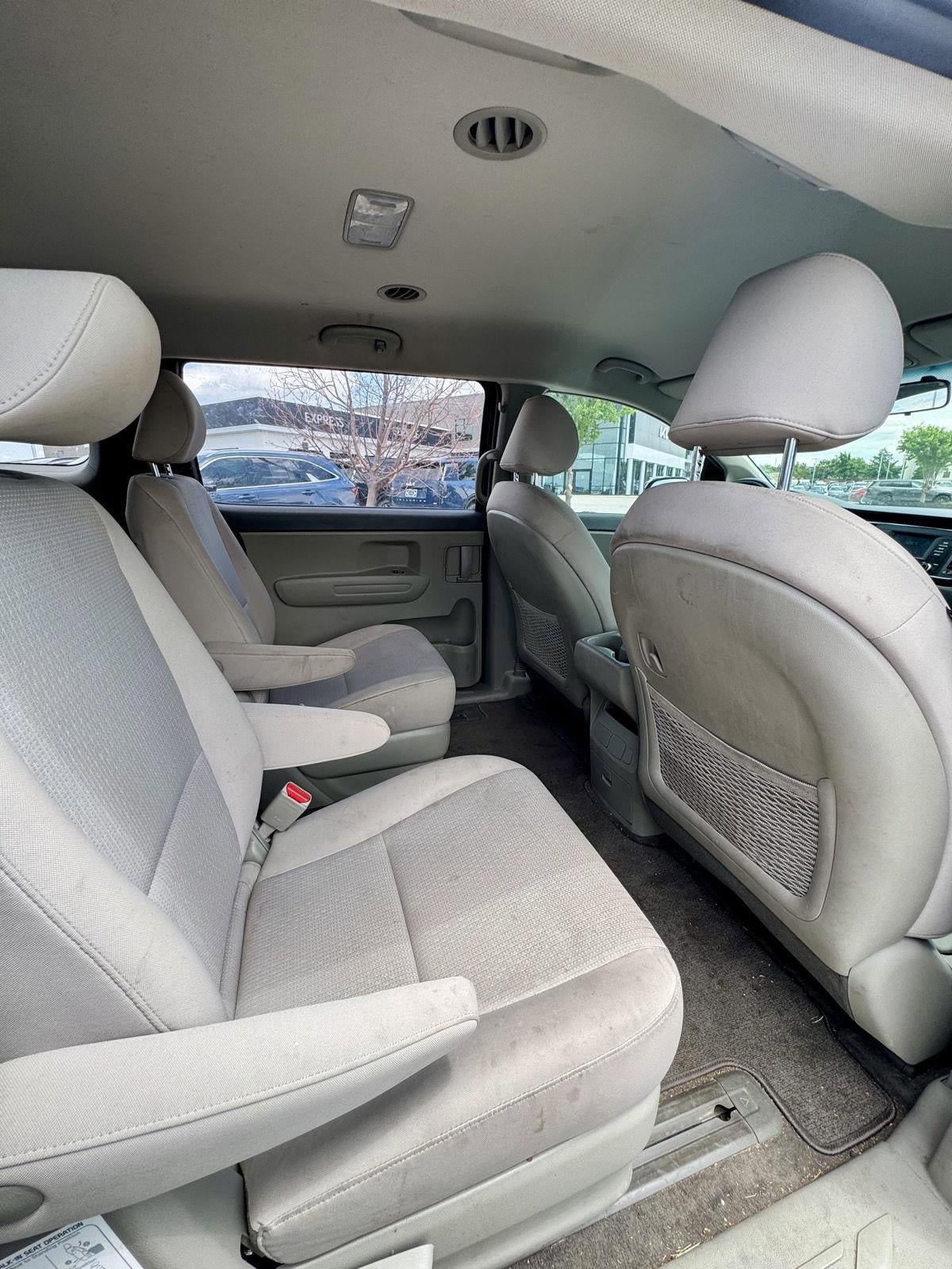 Used 2017 Kia Sedona L FWD image 13