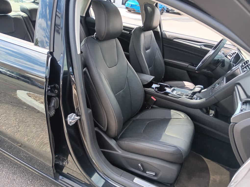 Used 2014 Ford Fusion Titanium FWD image 19