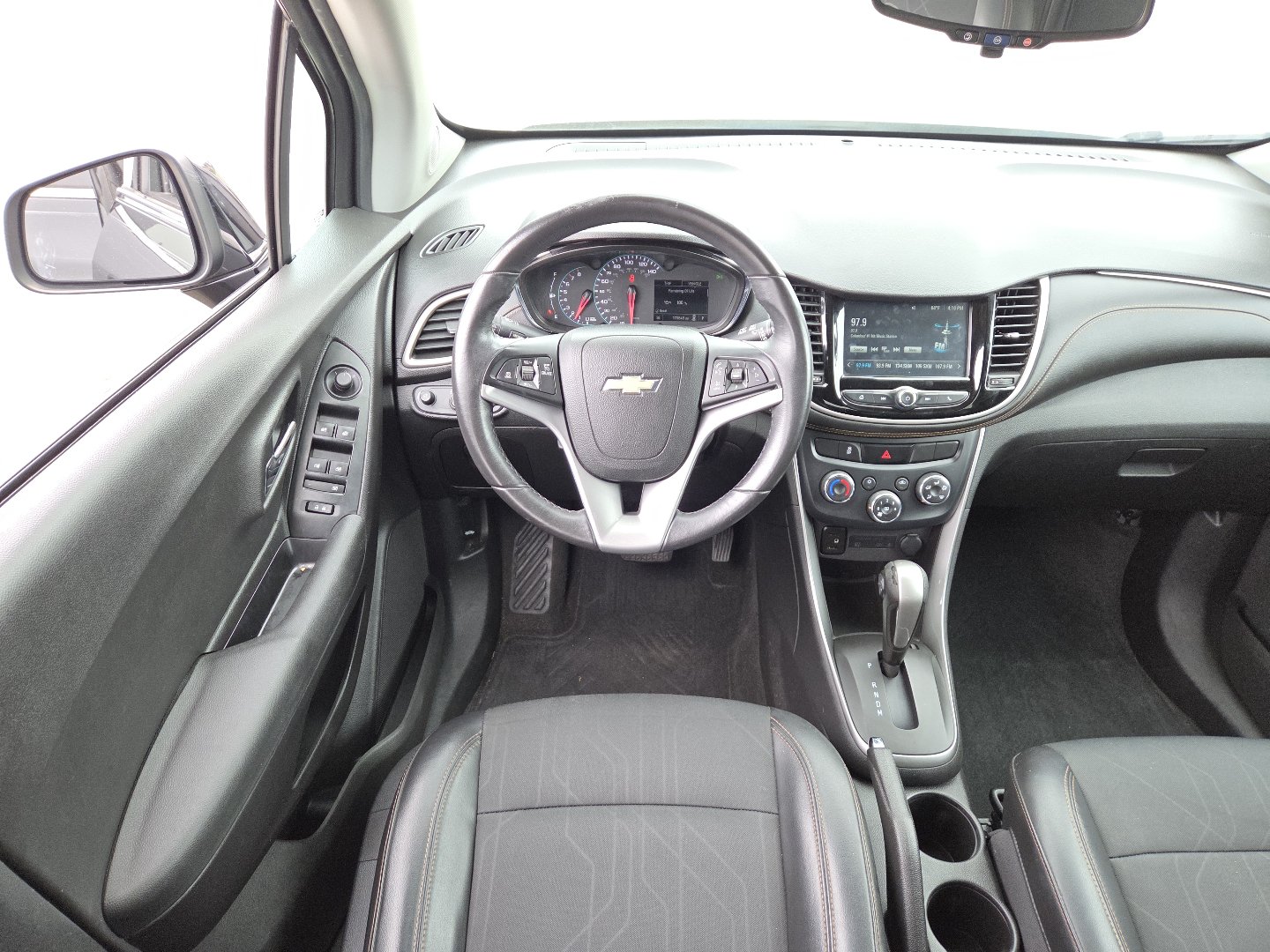 Used 2017 Chevrolet Trax LT w/ LT Convenience Package FWD image 21
