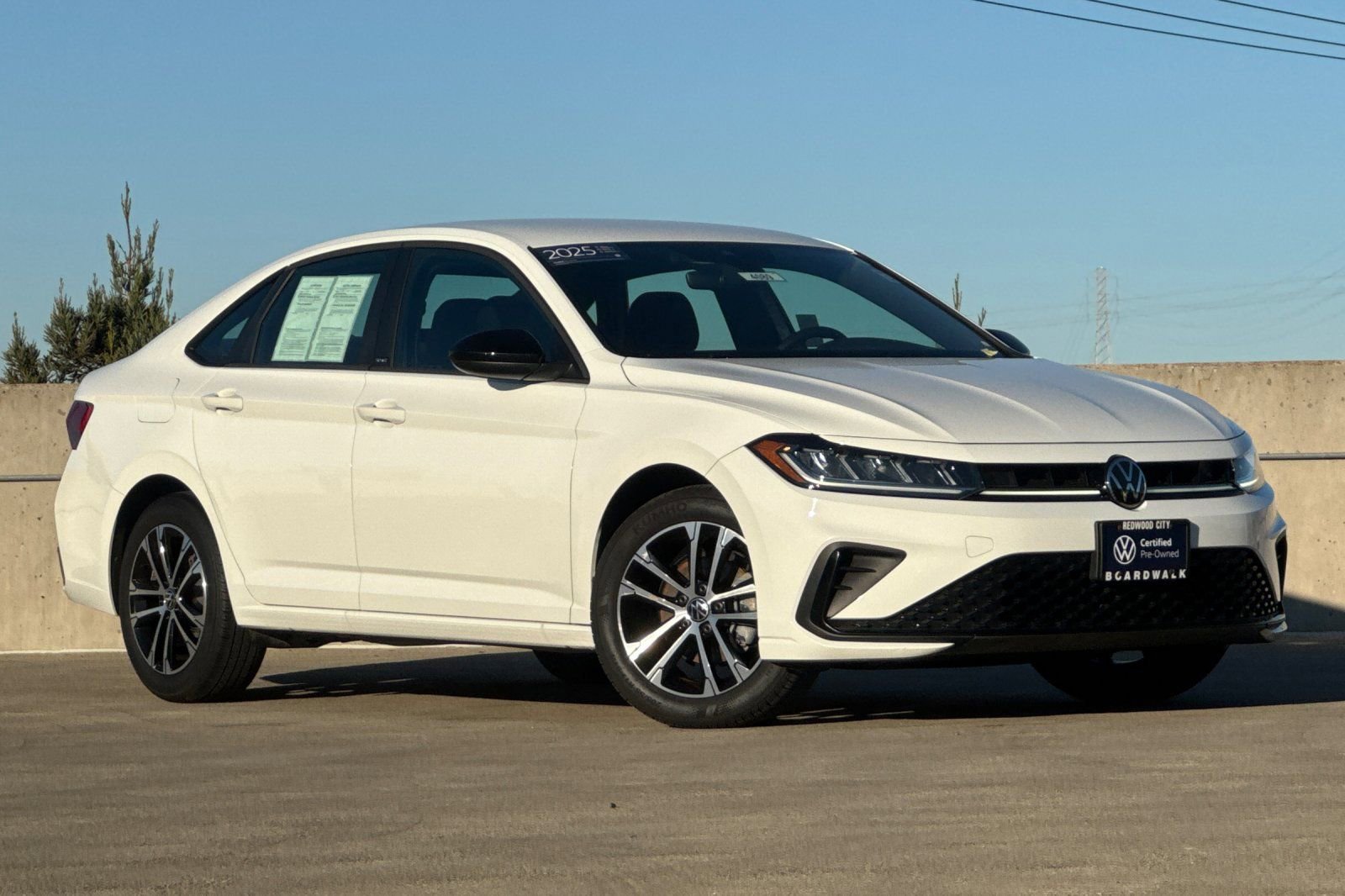 Certified 2025 Volkswagen Jetta Sport image 2