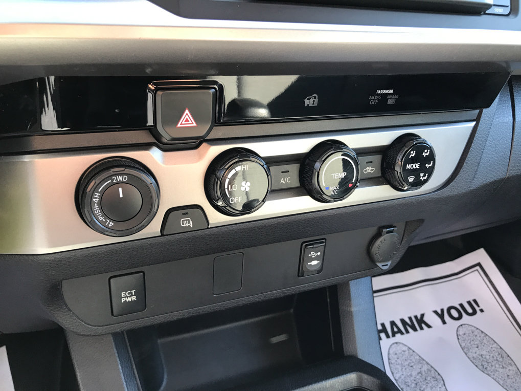 Used 2017 Toyota Tacoma SR5 AWD/4WD image 22