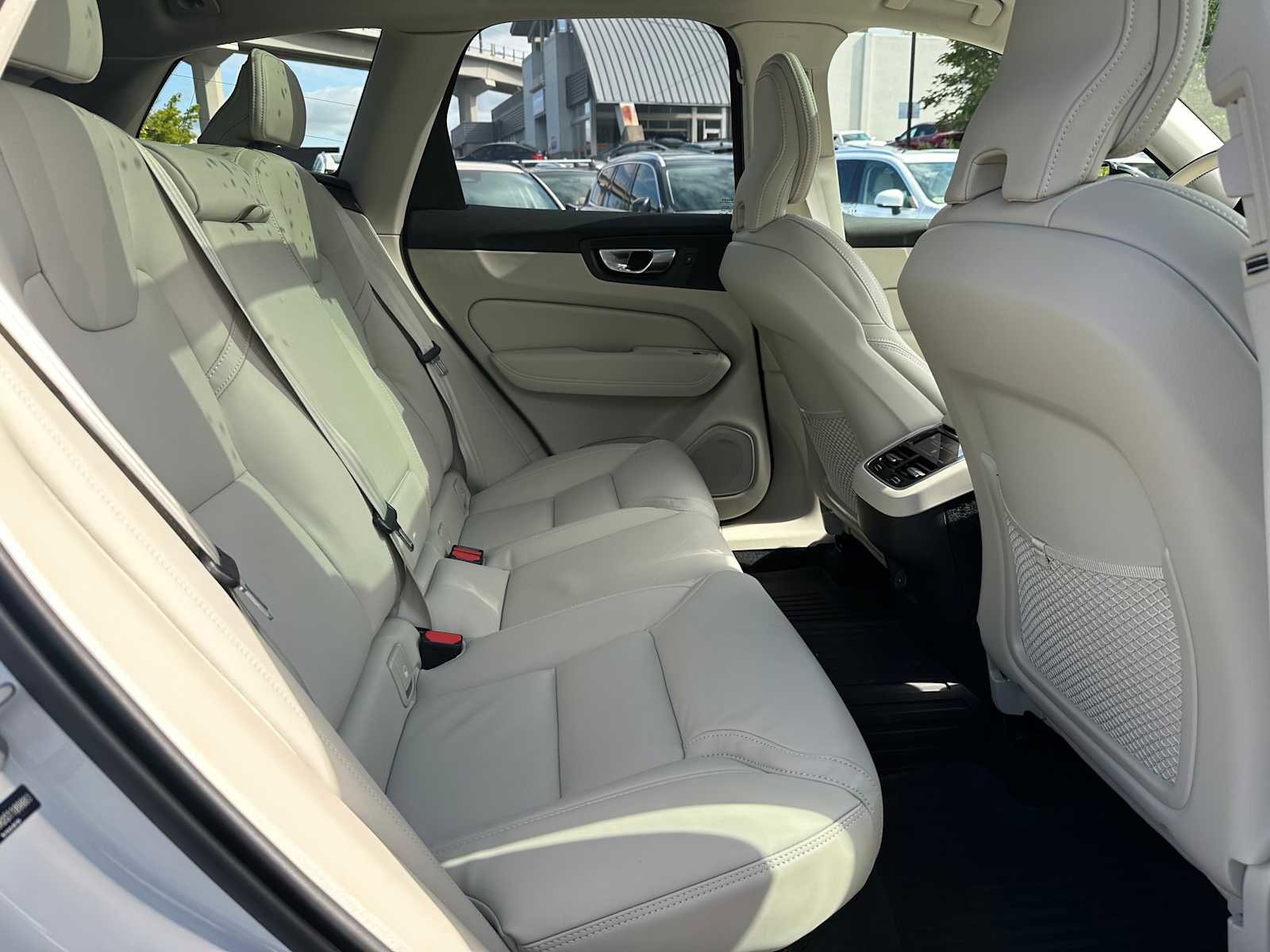 New 2025 Volvo XC60 B5 Ultra w/ Protection Package Premier image 12