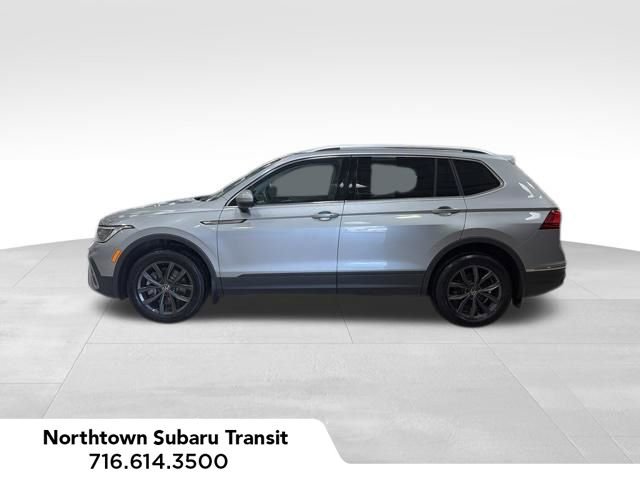 Used 2022 Volkswagen Tiguan SE AWD/4WD image 2