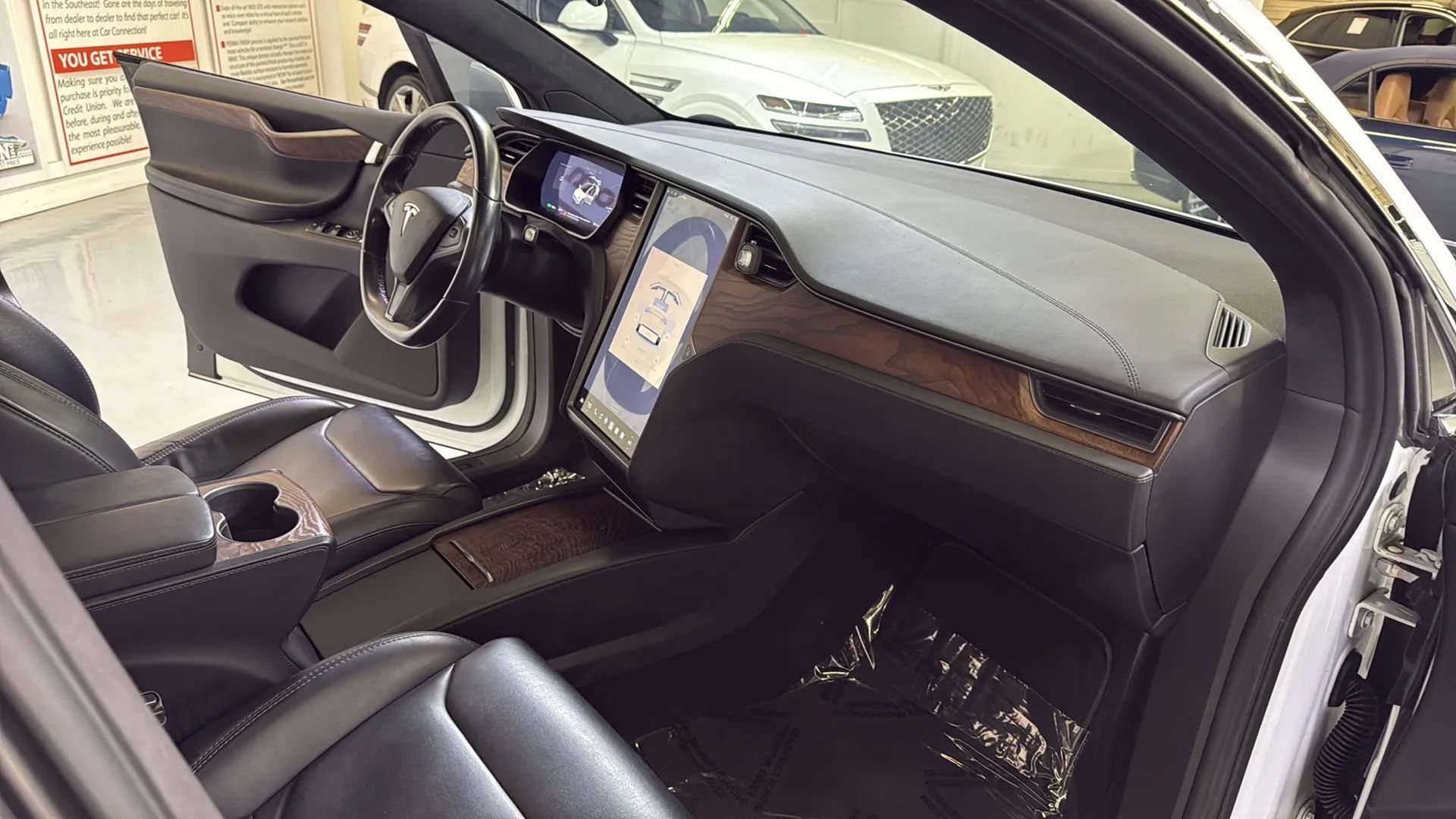Used 2018 Tesla Model X 75D AWD/4WD image 16