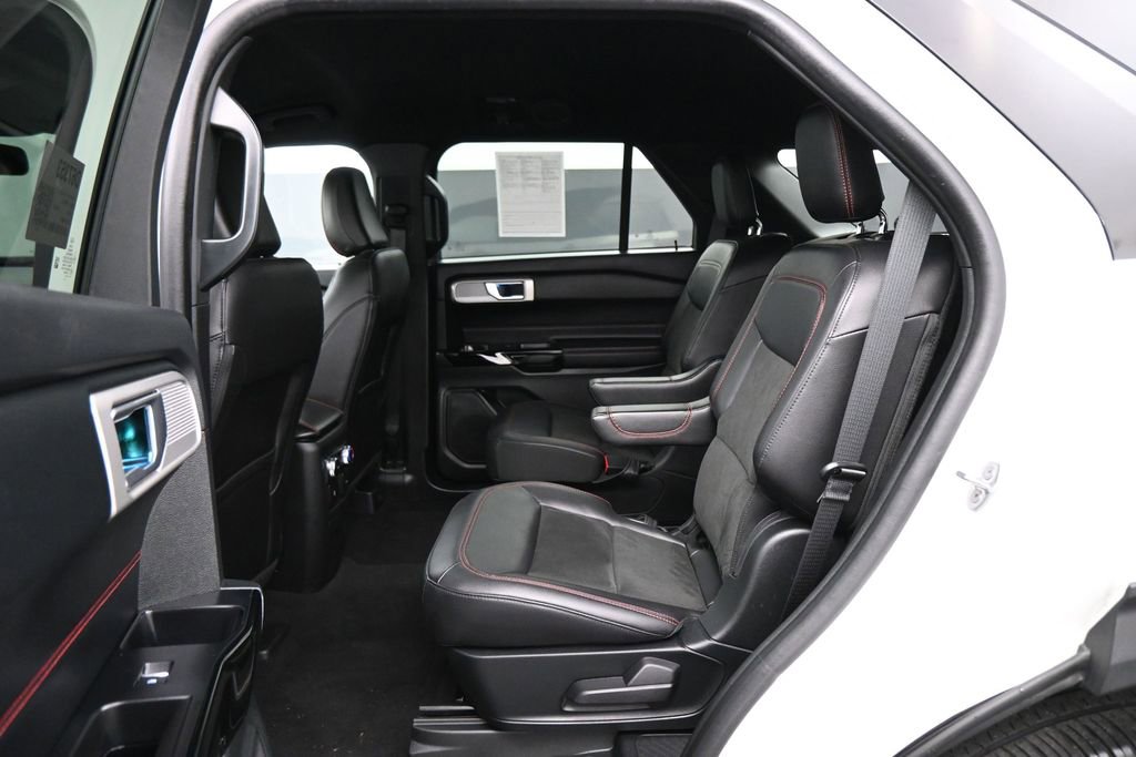 Used 2023 Ford Explorer ST-Line w/ Class IV Trailer Tow Package RWD image 18