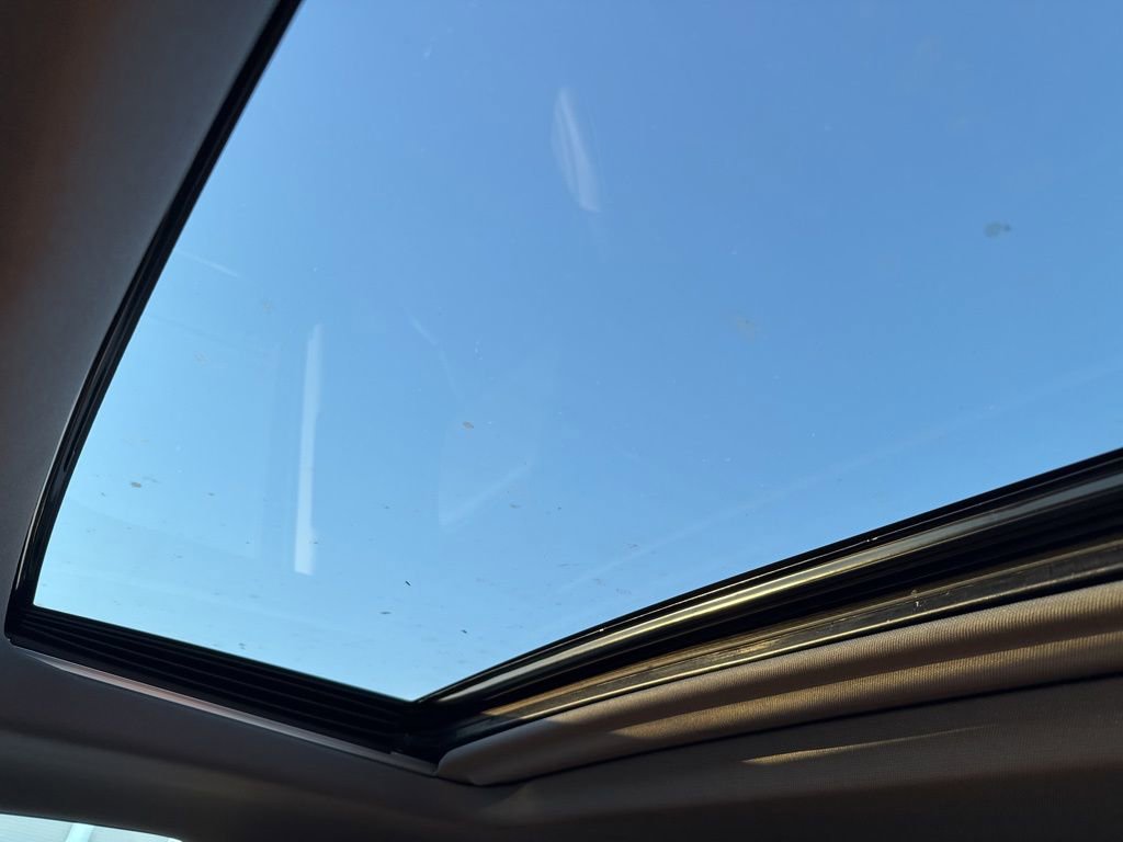 Used 2024 GMC Sierra 3500 SLT w/ SLT Premium Package image 29