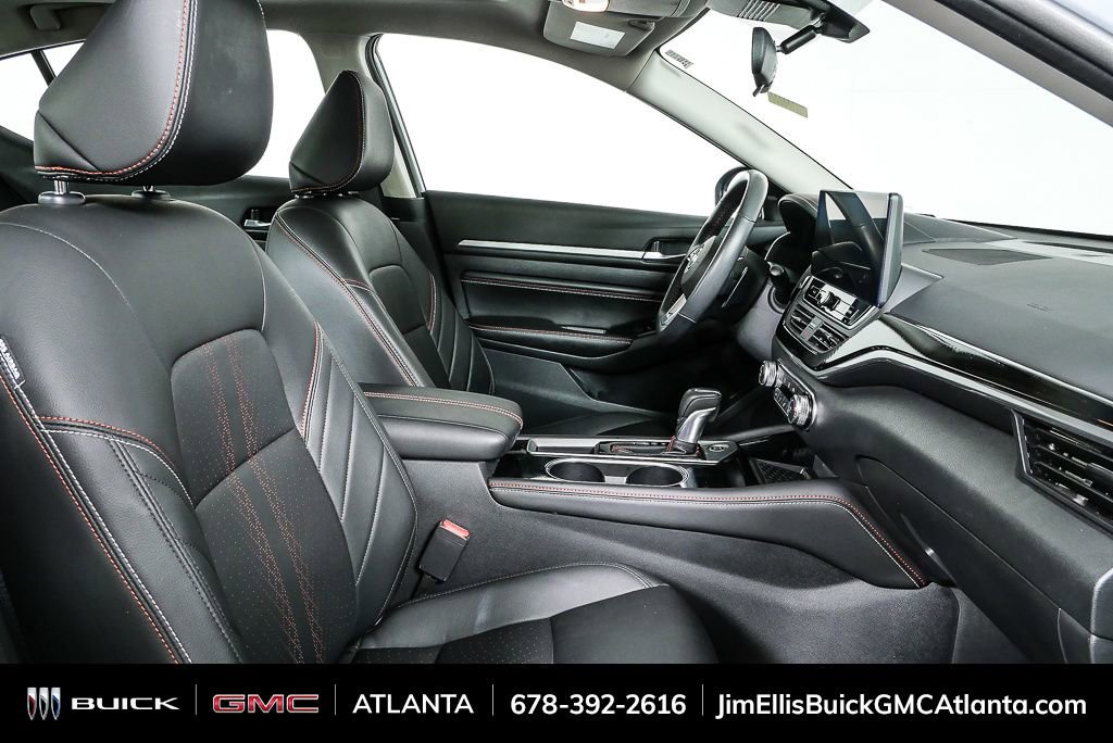 Used 2023 Nissan Altima 2.5 SR w/ SR Premium Package image 24