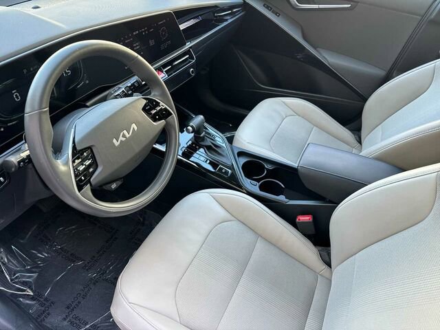 Used 2024 Kia Niro EX FWD image 10