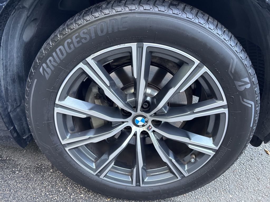 Used 2019 BMW X5 xDrive40i w/ M Sport Package AWD/4WD image 3