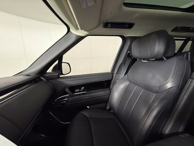 Used 2025 Land Rover Range Rover Long Wheelbase Autobiography AWD/4WD image 16