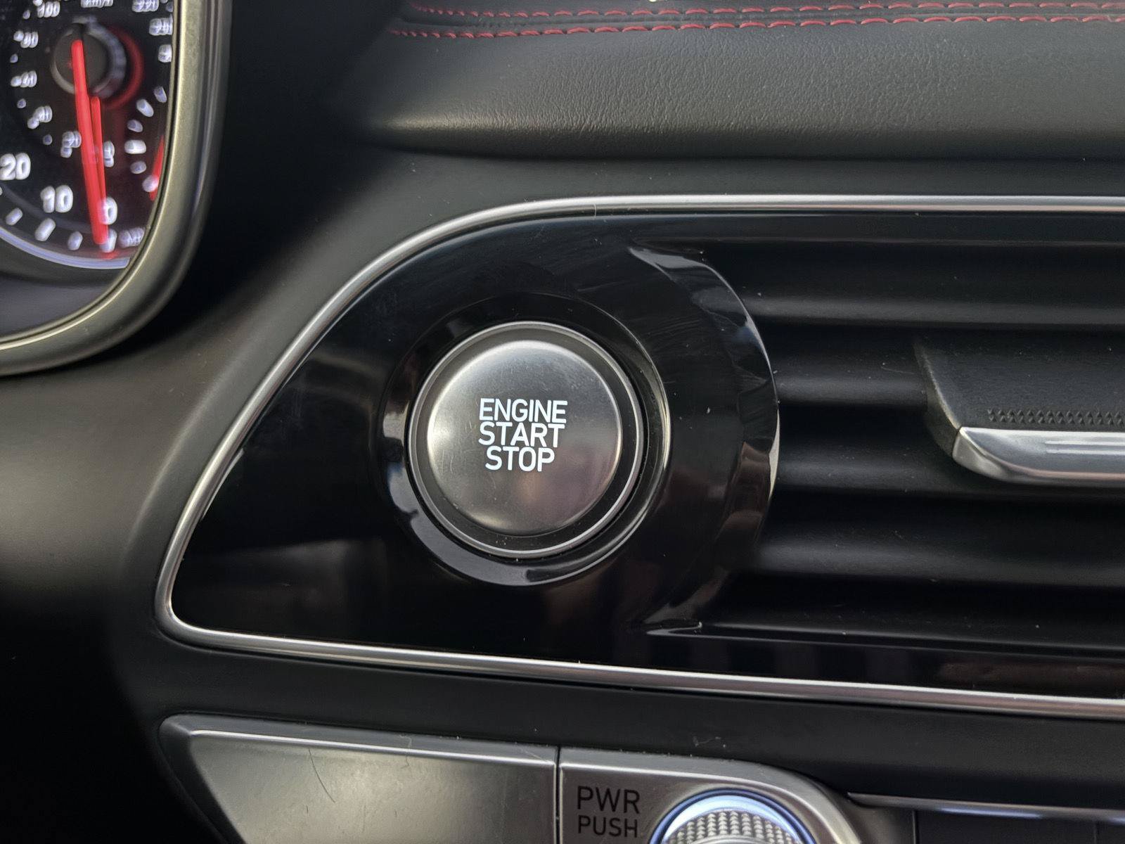 Used 2019 Genesis G70 3.3T image 37