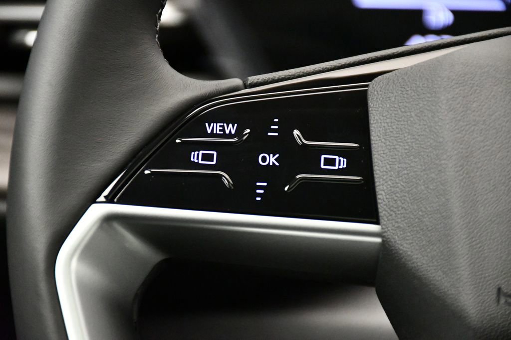 Used 2025 Audi Q5 Premium w/ Convenience Package image 21