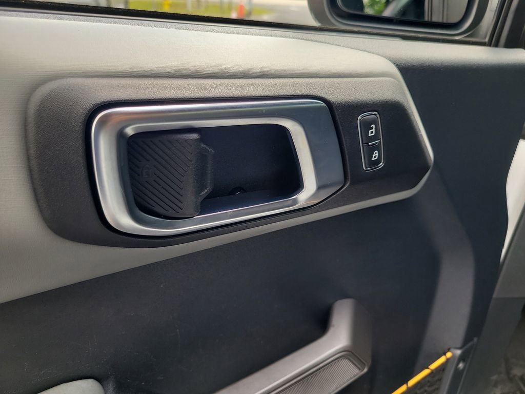 Used 2022 Ford Bronco Badlands image 13