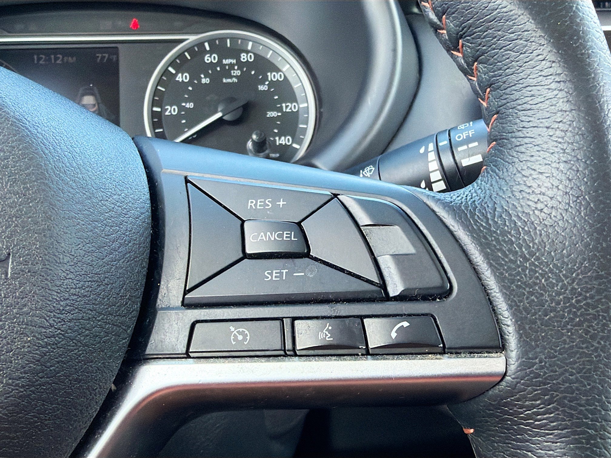 Used 2020 Nissan Kicks SR w/ SR Premium Package image 32