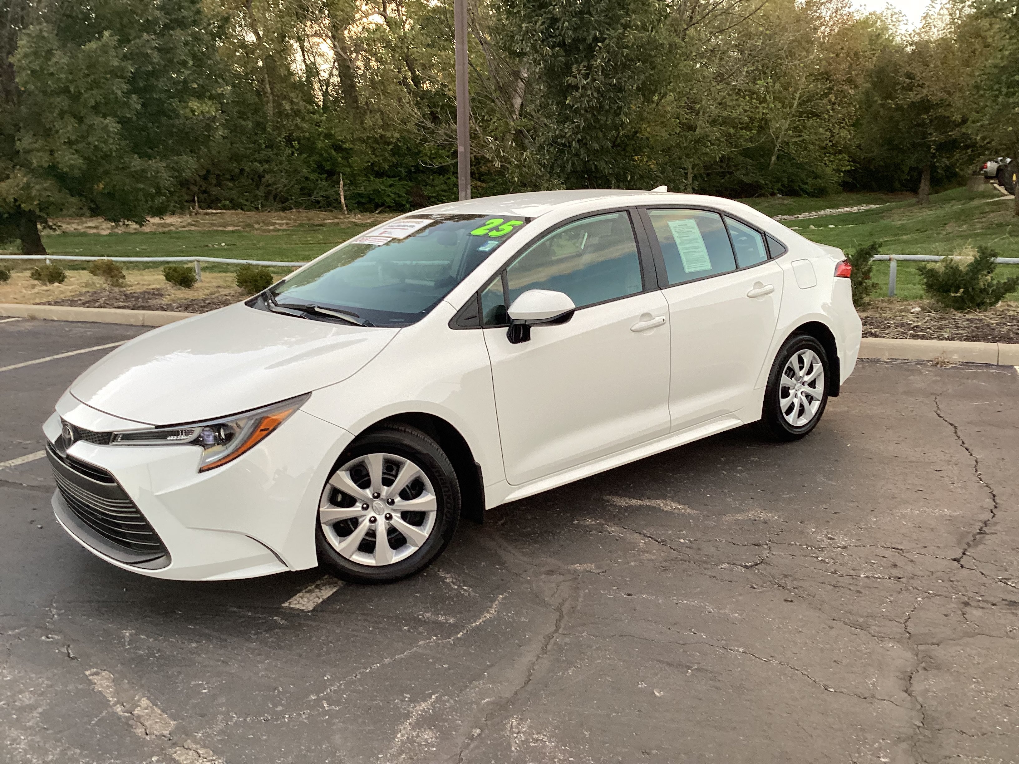 Certified 2025 Toyota Corolla LE FWD image 22