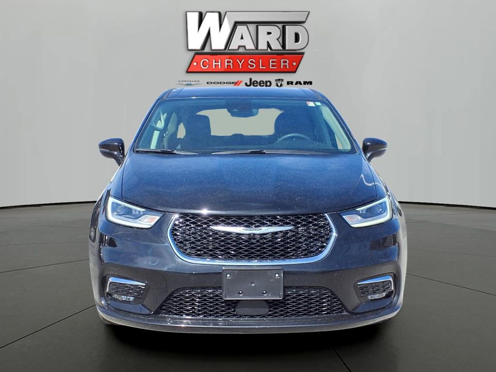 Used 2024 Chrysler Pacifica Touring-L FWD image 19