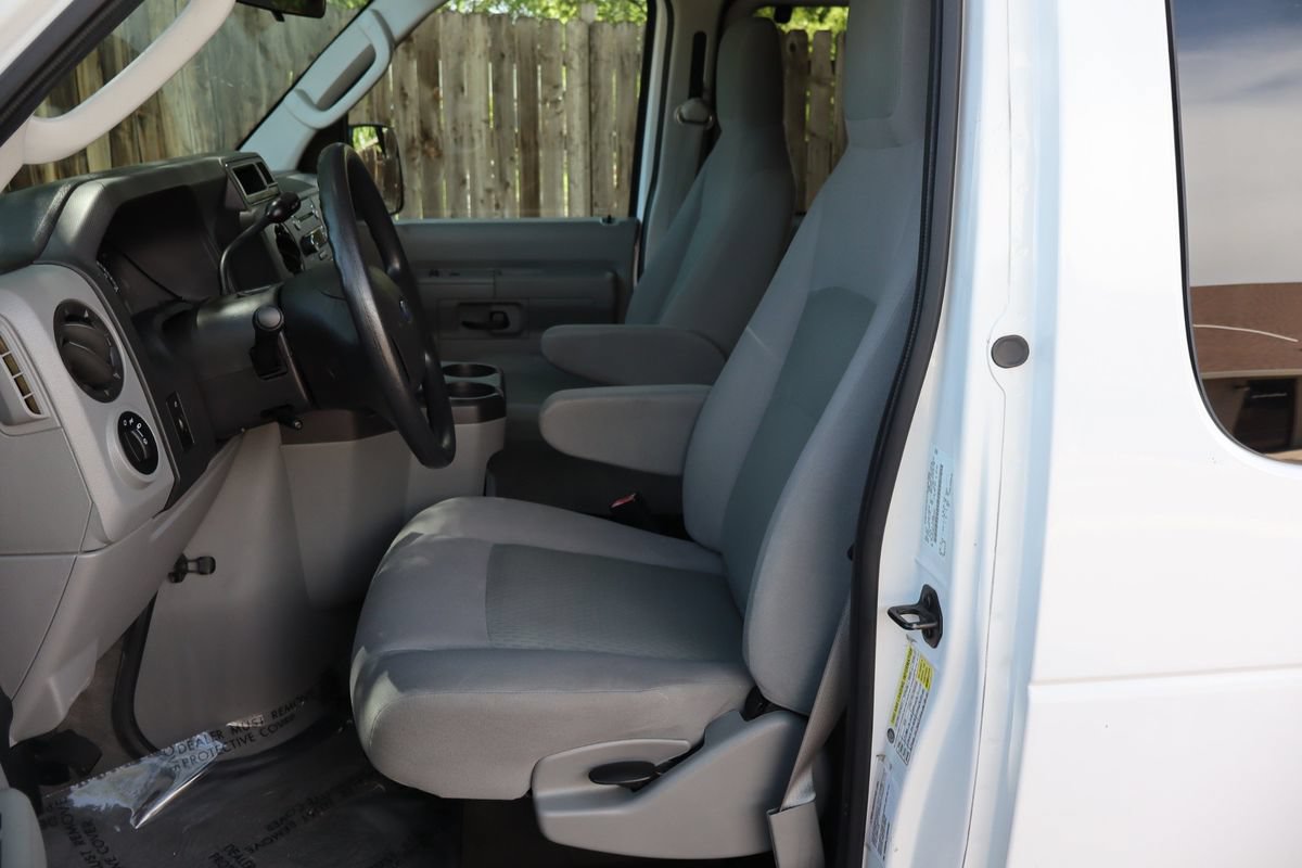 Used 2012 Ford E-350 and Econoline 350 XLT RWD image 19